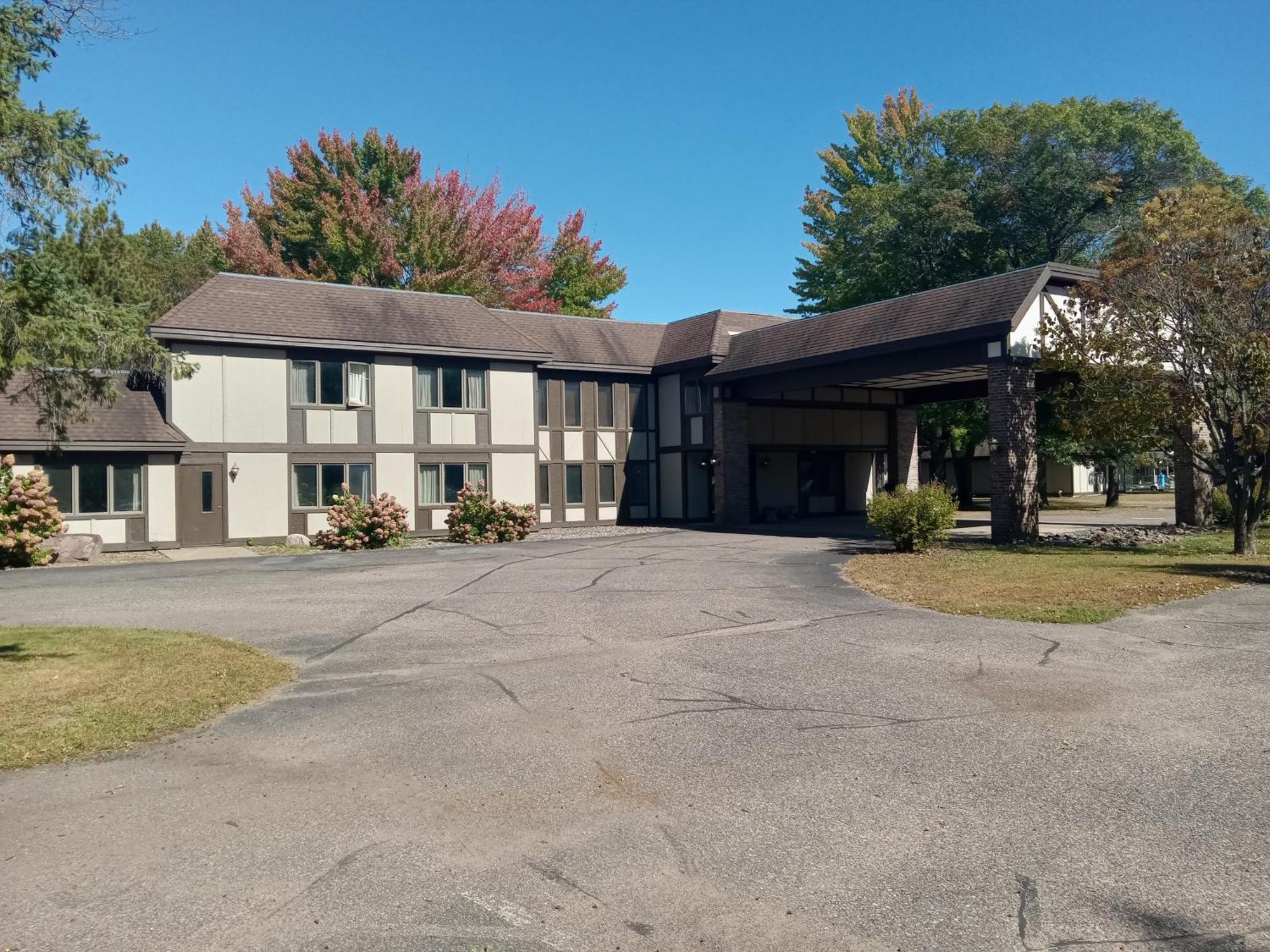 Paradise Shores Hotel Holcombe Exterior photo